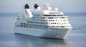 Cruise liner